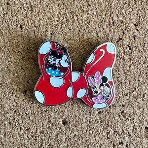 25% OFF 3+ BUNDLE OFFER! Disney Imaginative Icons Pin - Mickey & Minnie Bow
